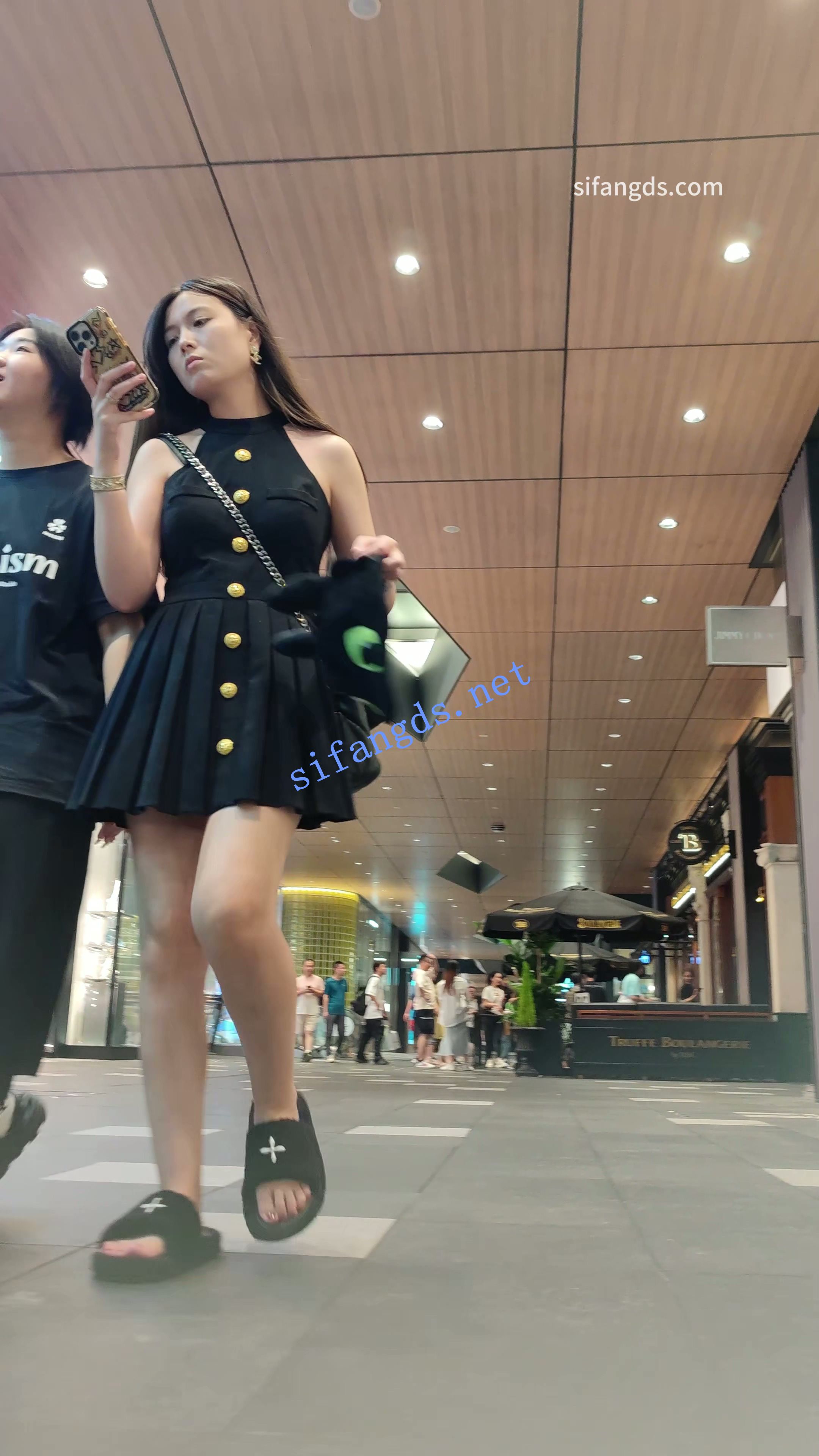 【CSCD】黑色连衣裙美女和朋友逛街买蛋糕，黑色窄内